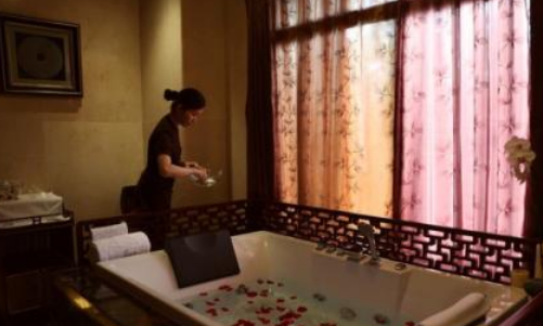 海口水疗会所：如何利用水的重量