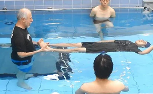 Halliwick理念及其在海口水疗会所中的应用