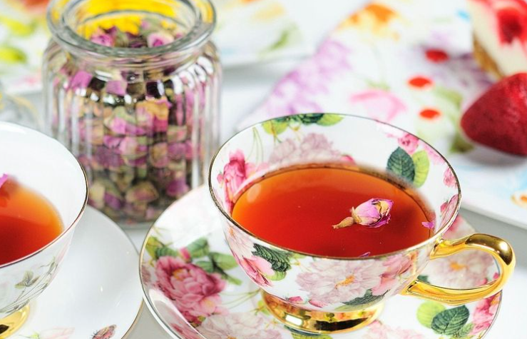 ​如何用养生壶泡玫瑰花茶